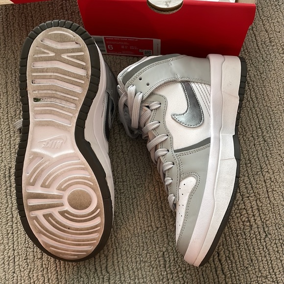 New Nike WMNS Dunk High UP Light Smoke Grey DH3718-106 Size:6 - Picture 9 of 10